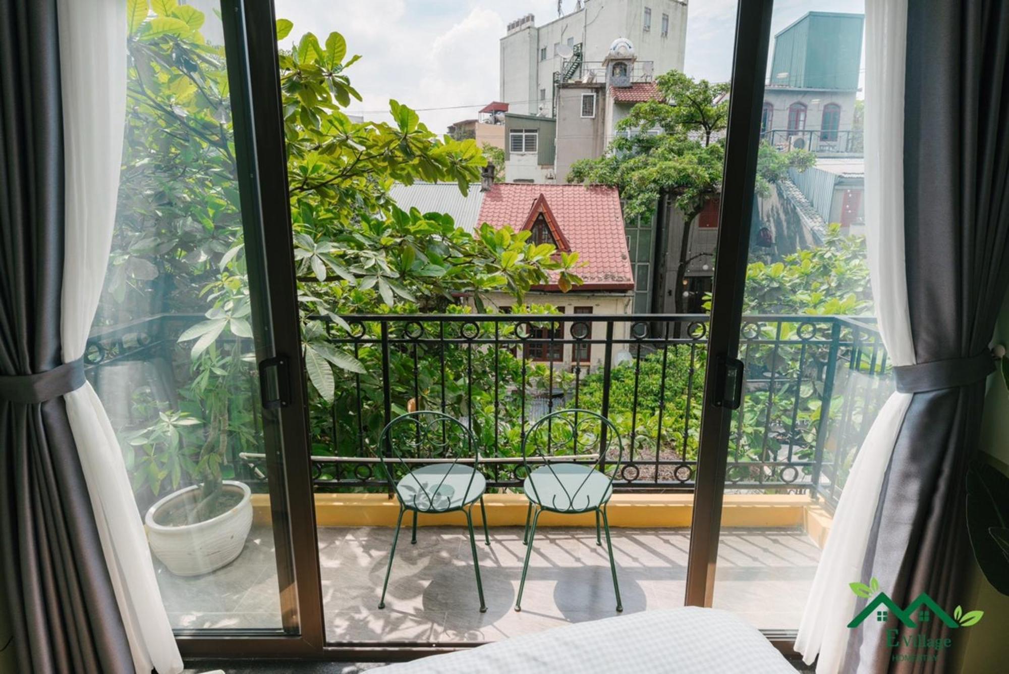 E Village Hotel Hanoi Exteriör bild